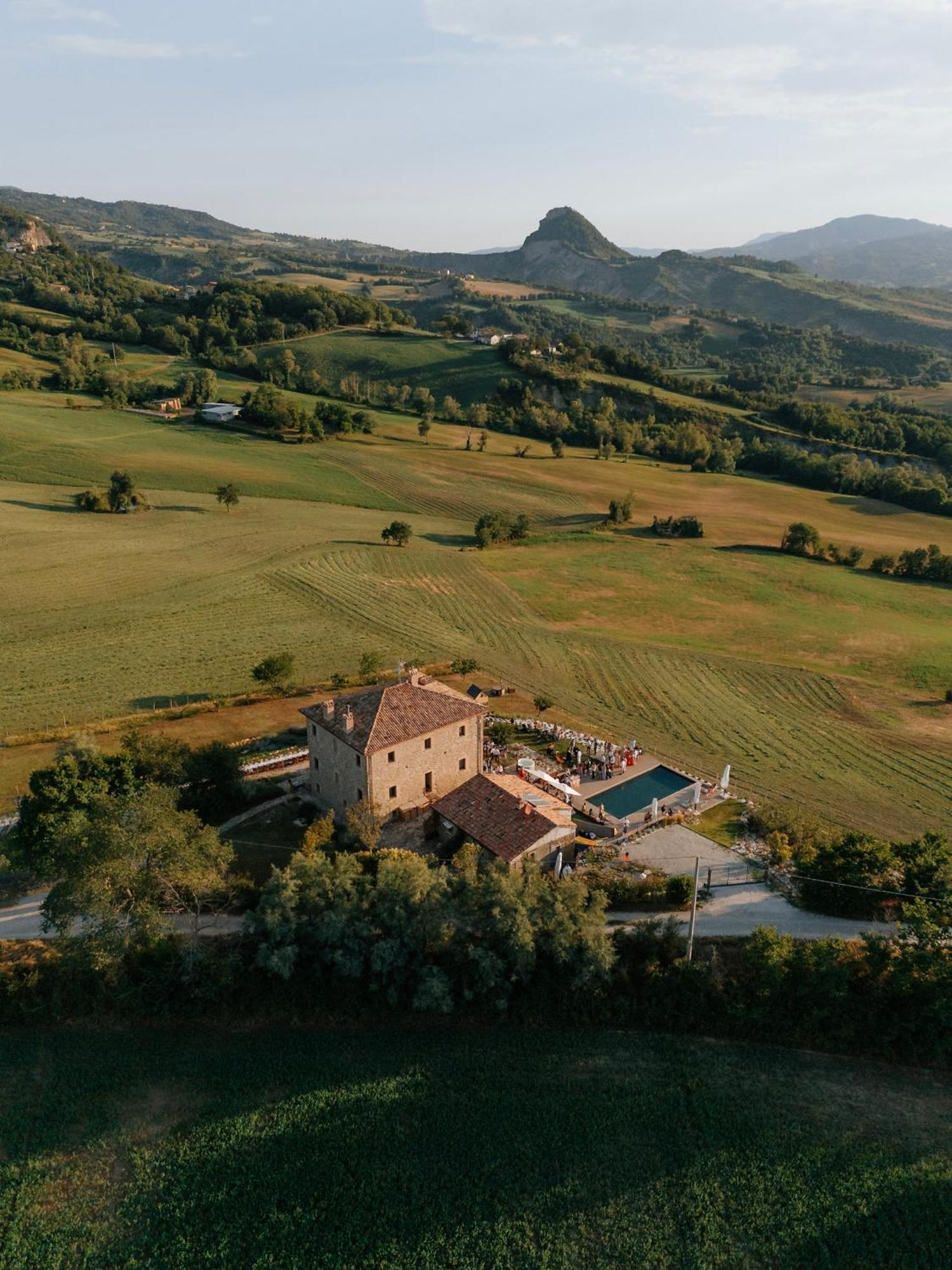 Palazzo Serre - Natura & Piscina ซานเลโอ ภายนอก รูปภาพ